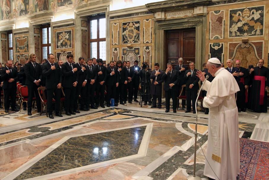 Il Papa benedice i Pumas e gli azzurri